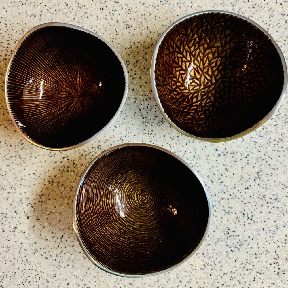 Vtg Simply Designs organic set of 3 brown and silver enamel snack bowls.